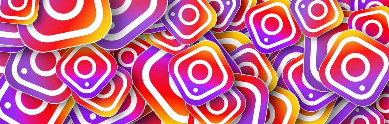 Image of multiple Instagram logo icons.